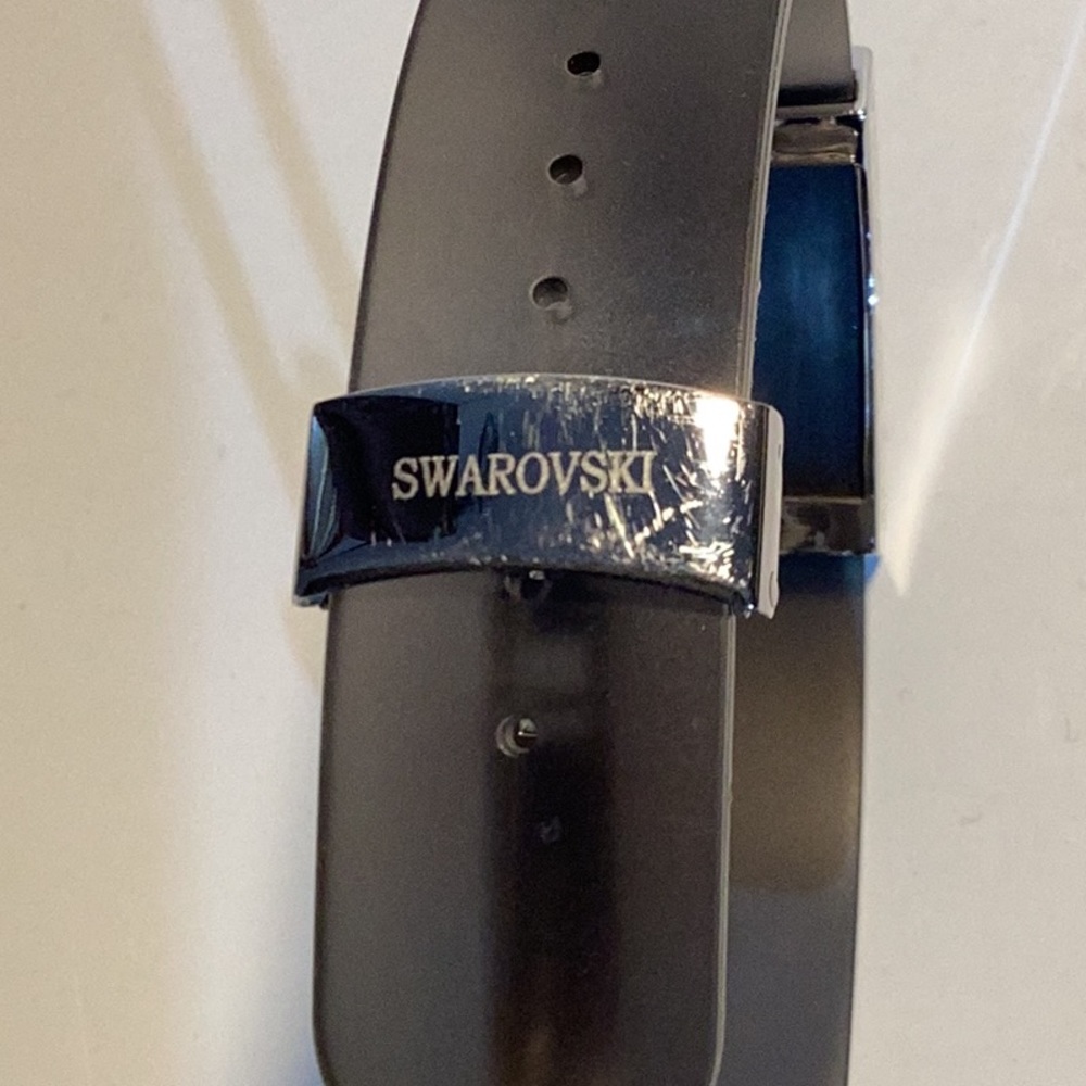 Swarovski, 72 crystals sparkle on rubberized bracelet band,stainless steel clasp - Picture 6 of 14